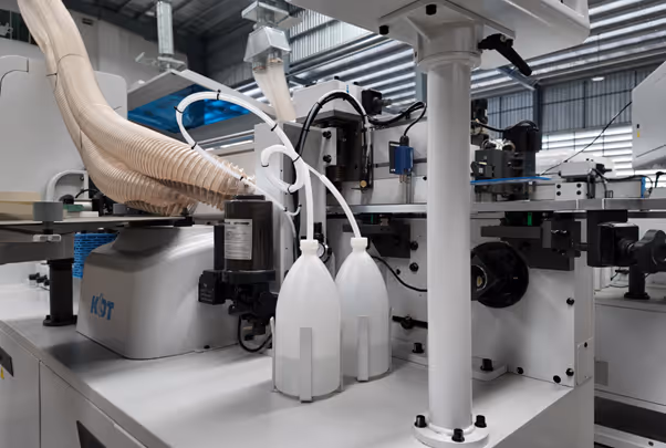 เบื้องหลังงานปิดขอบเนี๊ยบ : บทบาทสำคัญของน้ำยาบล็อกและน้ำยาทำความสะอาด